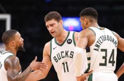 开云下载-雄鹿再战凯尔特人，夺得胜利