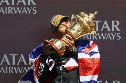 开云体育登录-包含雷诺车队碾压索伯车队，汉密尔顿关键制胜的词条