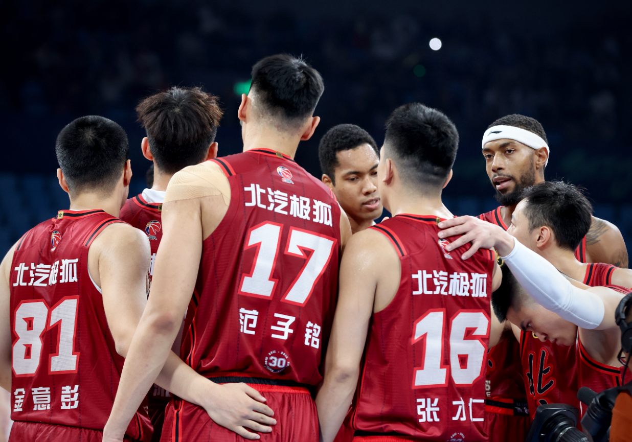 国足壮志凌云！横扫对手晋级国际比赛十六强的简单介绍