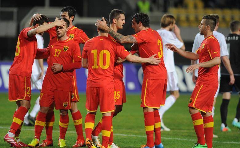 包含吞苦熬难，拉脱维亚三战全负的词条