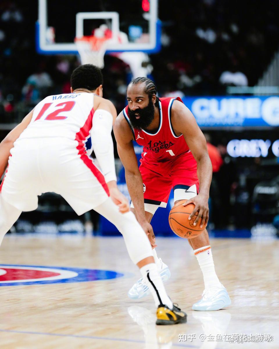 骑士客场击败快船,终结两连败 骑士客场击败快船,终结两连败